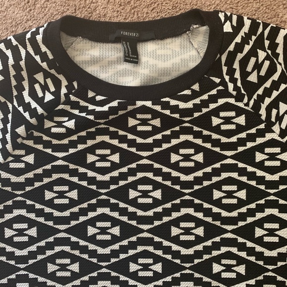 Forever 21 Sweater - Picture 2 of 4